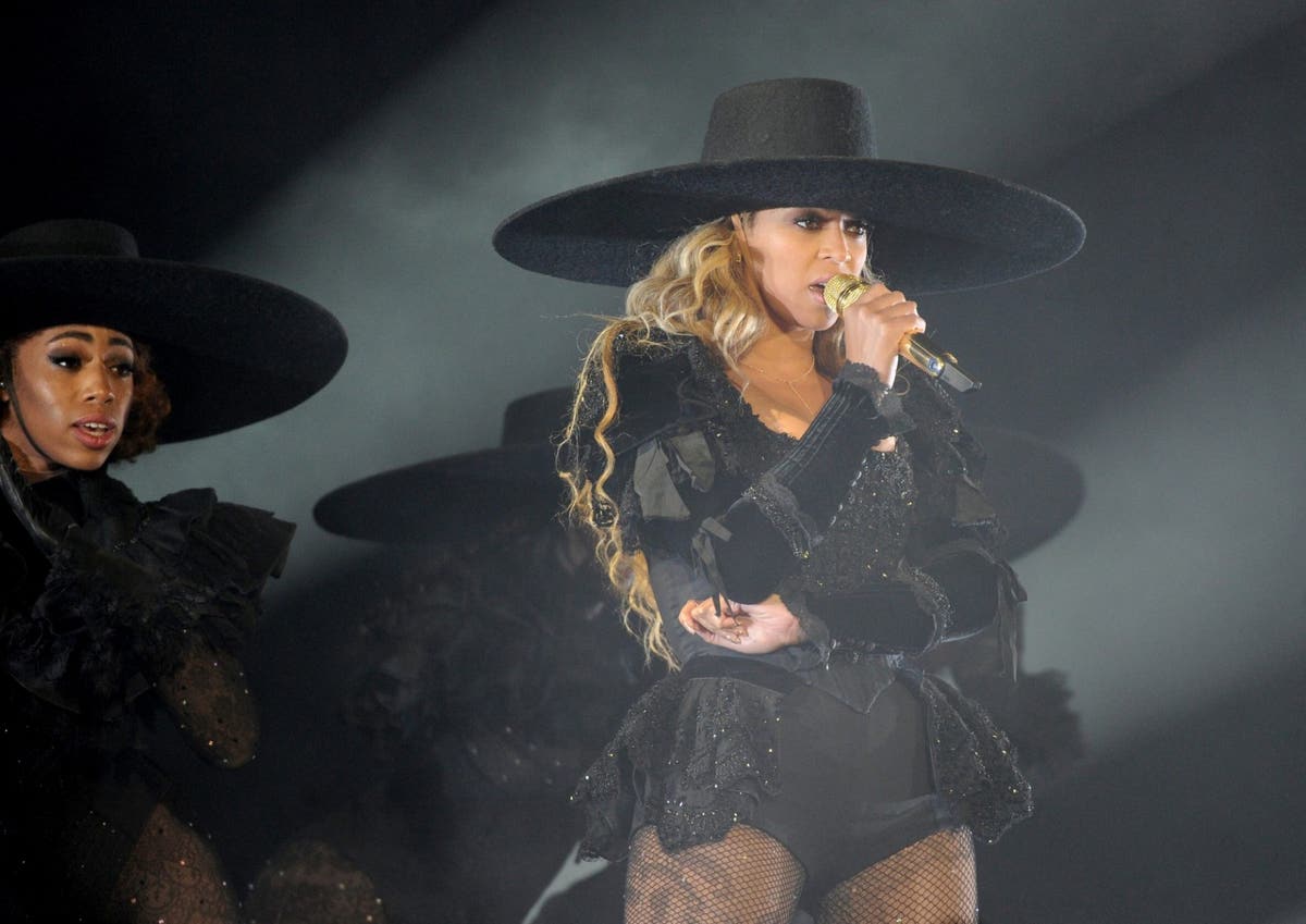 Beyoncé auctioning off Formation Tour hat for good cause
