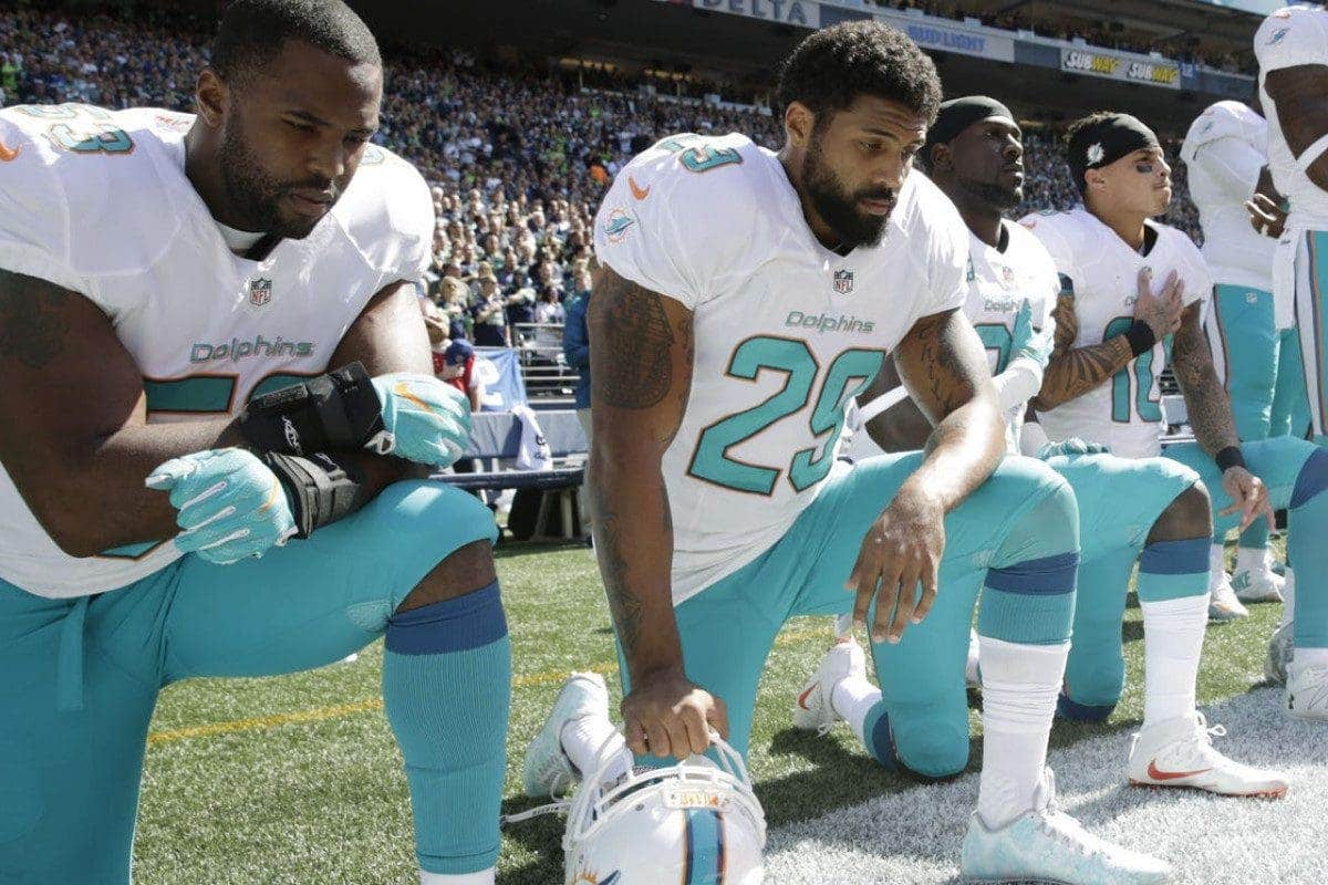 Miami Dolphins will remain in their locker rooms during the national