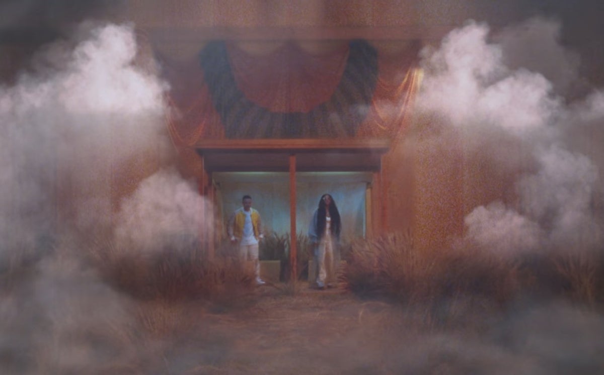 H.E.R. and Tauren Wells team up for new “Hold Us Together (Hope Mix)”