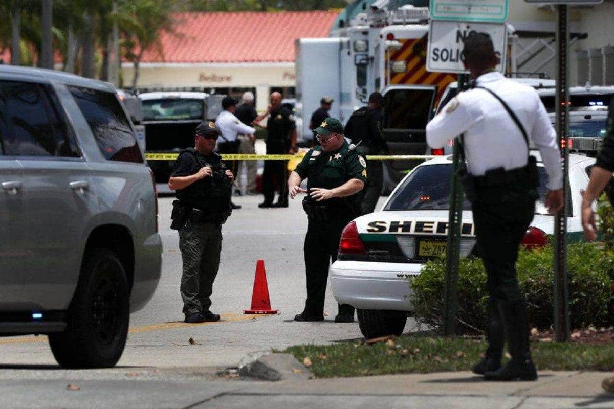 3 dead, including suspect, in shooting at Florida Publix