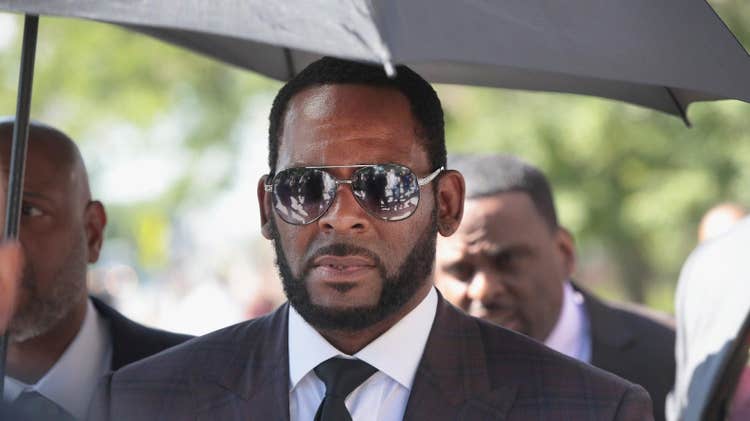 R. Kelly’s lawyers attempt to have STD charges thrown out