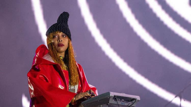 Erykah Badu issues apology to the Obamas for being “terrrible guest” at Barack’s 60th birthday party