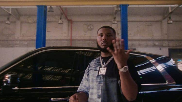 M1llionz reveals new visual for “Regular Bag”