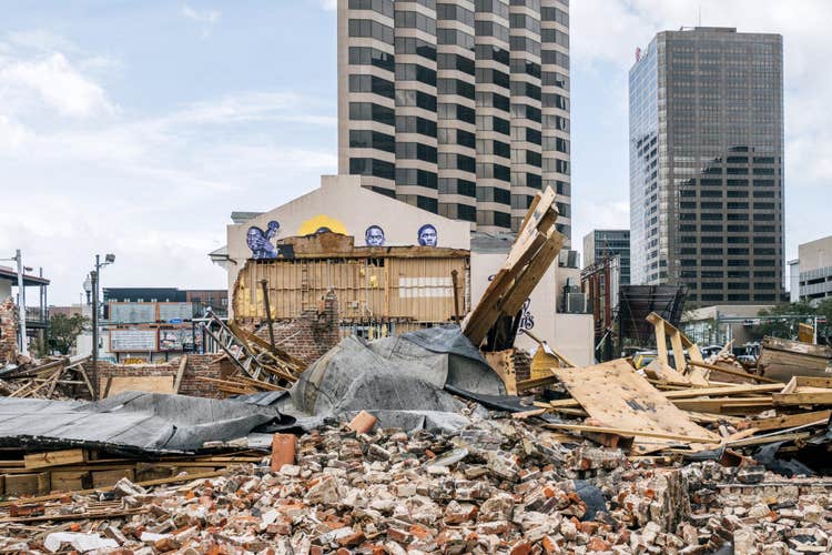 Louisiana residents face extreme heat and no power in Hurricane Ida aftermath