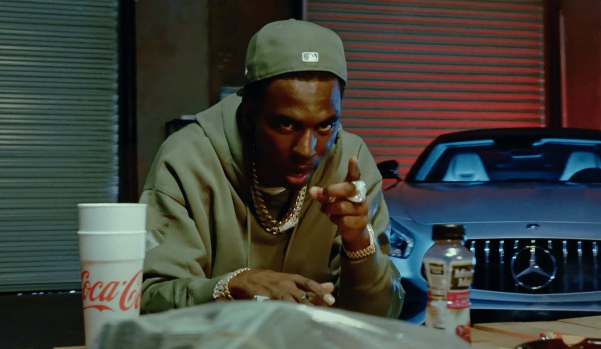 Kenny Muney and Young Dolph get to the money in “Ashtray” video