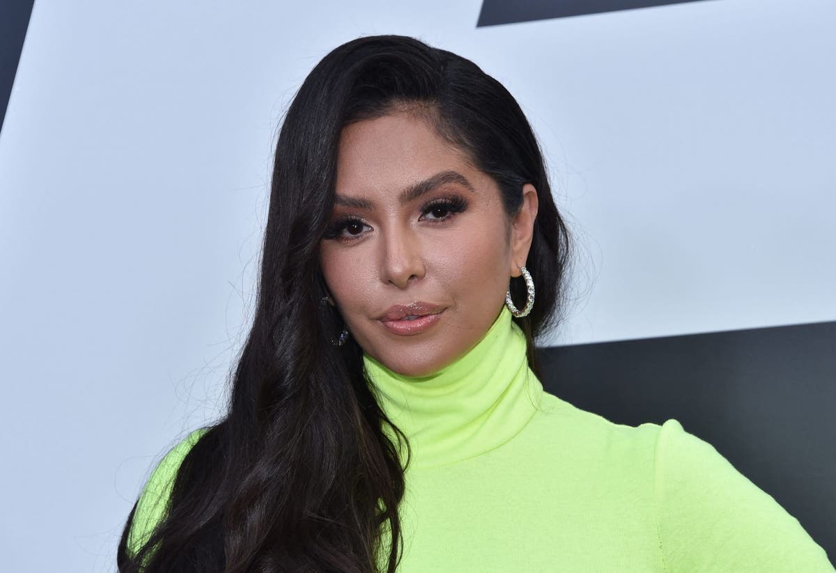 vanessa bryant green dress files trademarks for “Mamba Vino” wine ProductID: 90761
