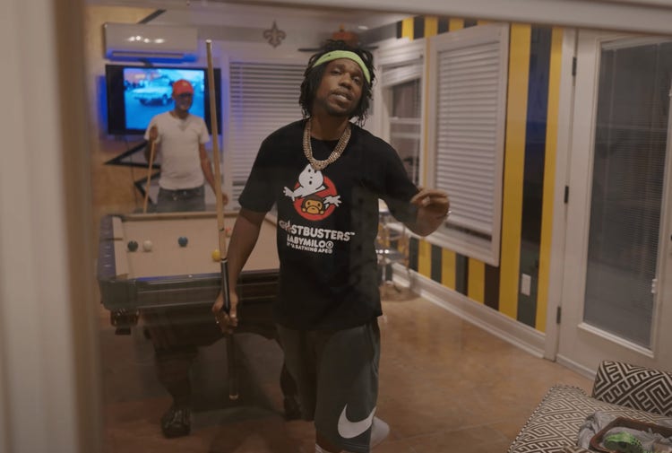 CurrenSy Under The Wings