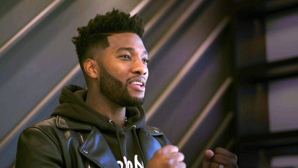 Pastor Michael Todd apologizes for smearing spit on man's face