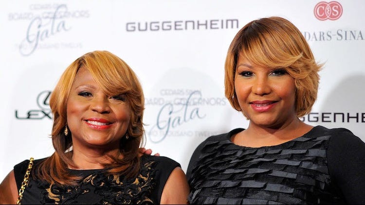 Evelyn Braxton, Traci Braxton