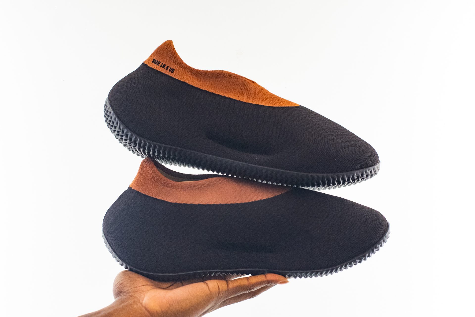 yeezy knit runner black