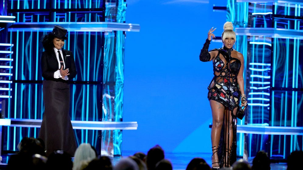 Mary J. Blige receives Icon Award at 2022 Billboard Music Awards