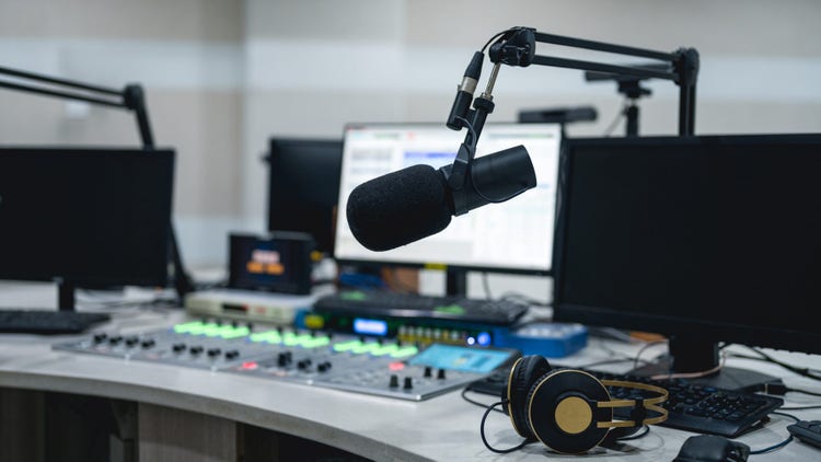 radio station/broadcast