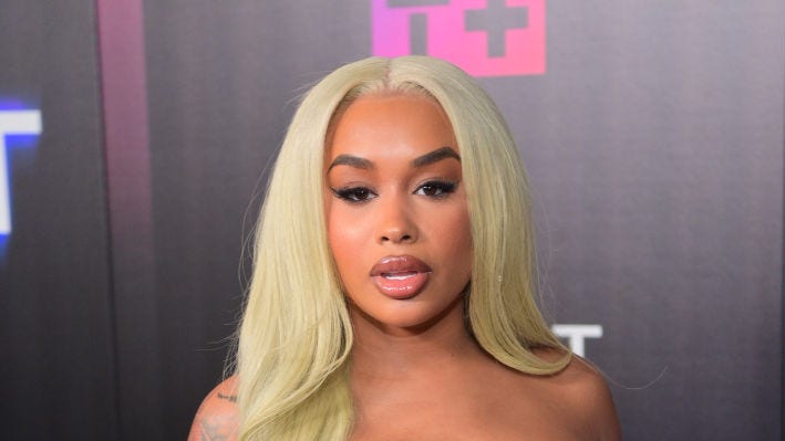 DreamDoll drops off new performance of "Misunderstood"