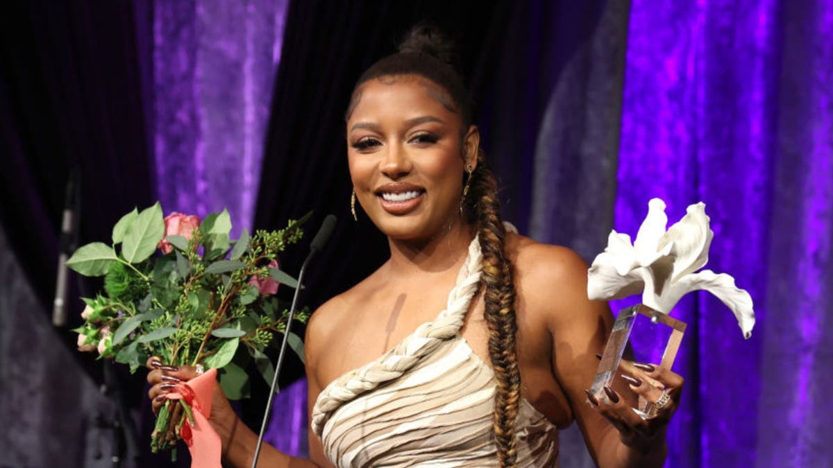 Victoria Monét is a superstar and Twitter wants the world to know it