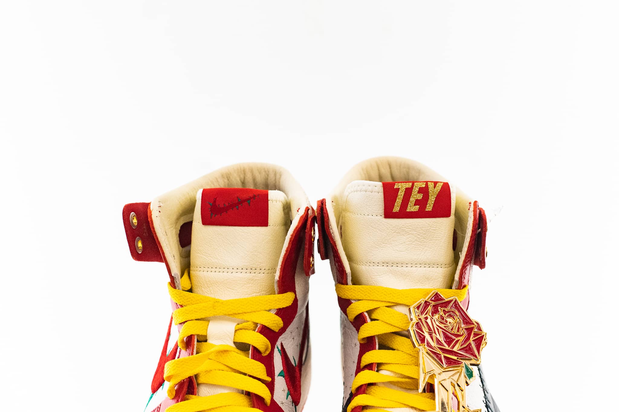 jordan 1 yellow roses