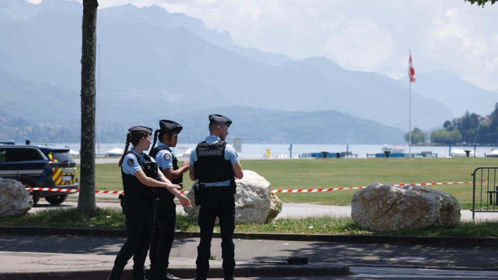 At least 4 kids, 2 adults wounded during stabbing spree in France