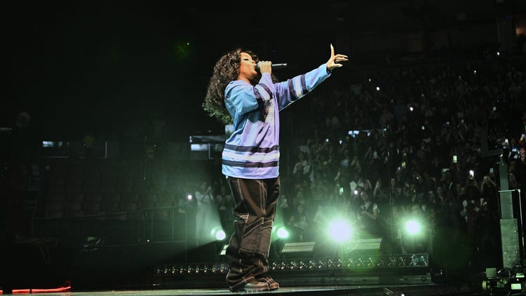 SZA headlines her