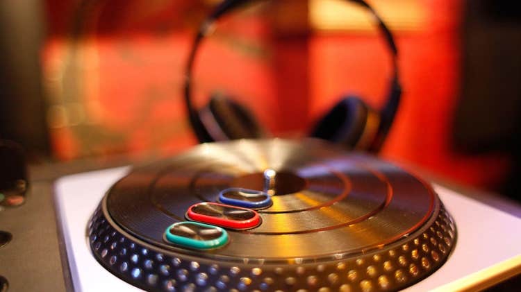 The DJ Hero controller