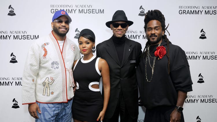 Sensei Bueno, Janelle Monáe
