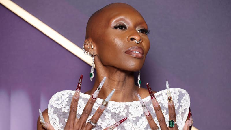 11 celebrities with long fingernails who serve looks