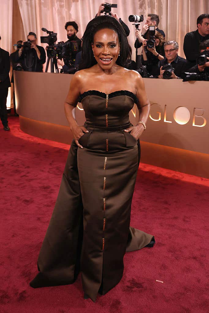brown dress red carpet 25 best-dressed celebrities at the 2026 Golden Globes Awards SID-D25765 Colors:Mauve Hillary & Chelsea Clinton