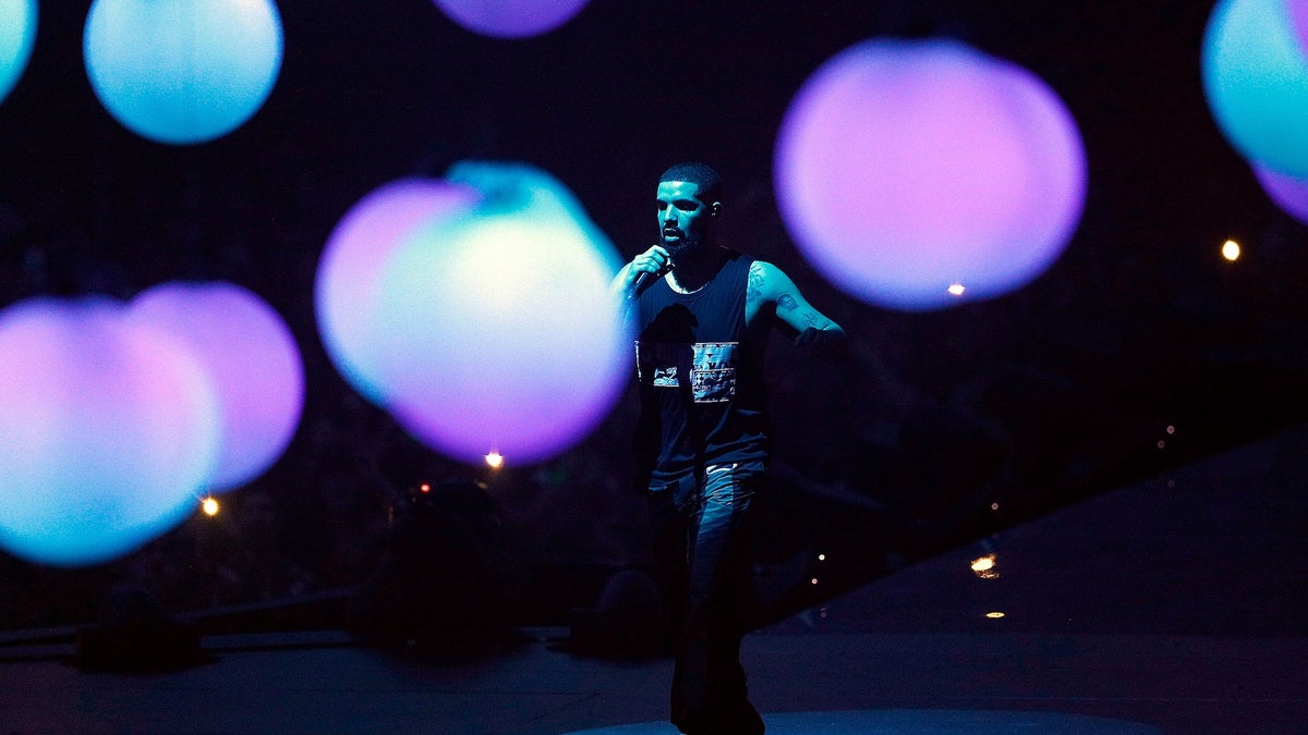 Drake Rizzmas Social media reacts to Drake’s “Drizzmas Giveaway” livestream