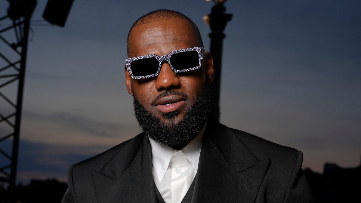 LeBron James' stylish outfits that show he deserves a Met Gala moment LeBron James' stylish outfits that show he deserves a Met Gala moment