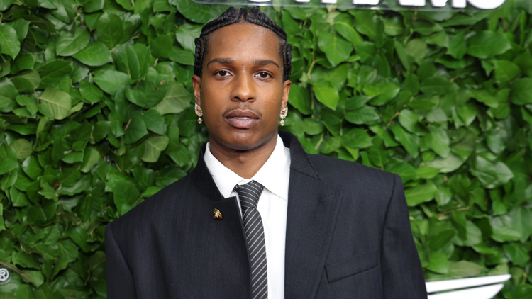 The music world needs more artists like Lido