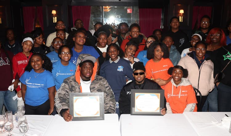 Lil Wayne celebrates 150 overachieving New Orleans teens