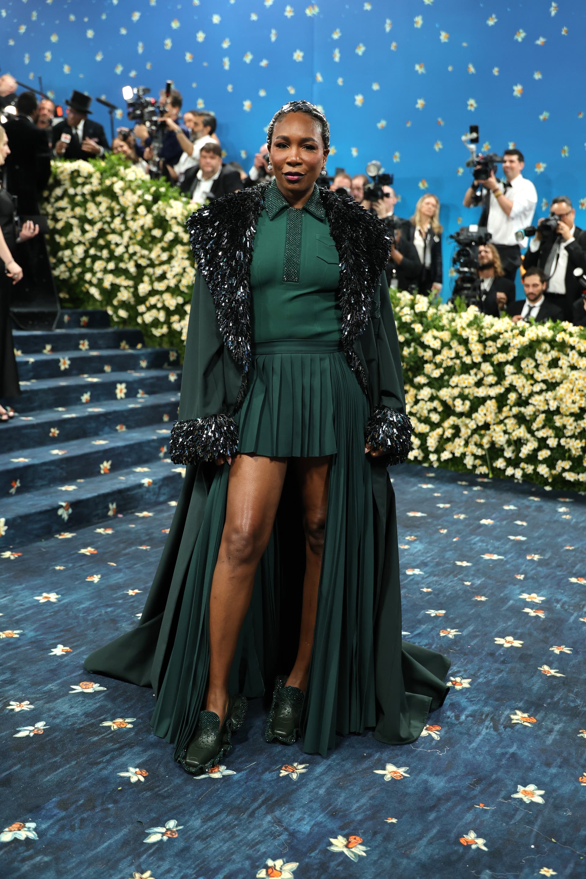 venus williams black lace tennis dress Venus Williams wearing a red and black corset inspired tennis dress at the 2010 French open. The way you could see the lacy thong underneath, risqu in the best way.