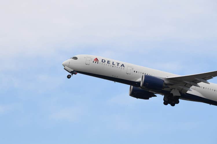 Delta Air Lines to raise health insurance premiums for unvaccinated employees